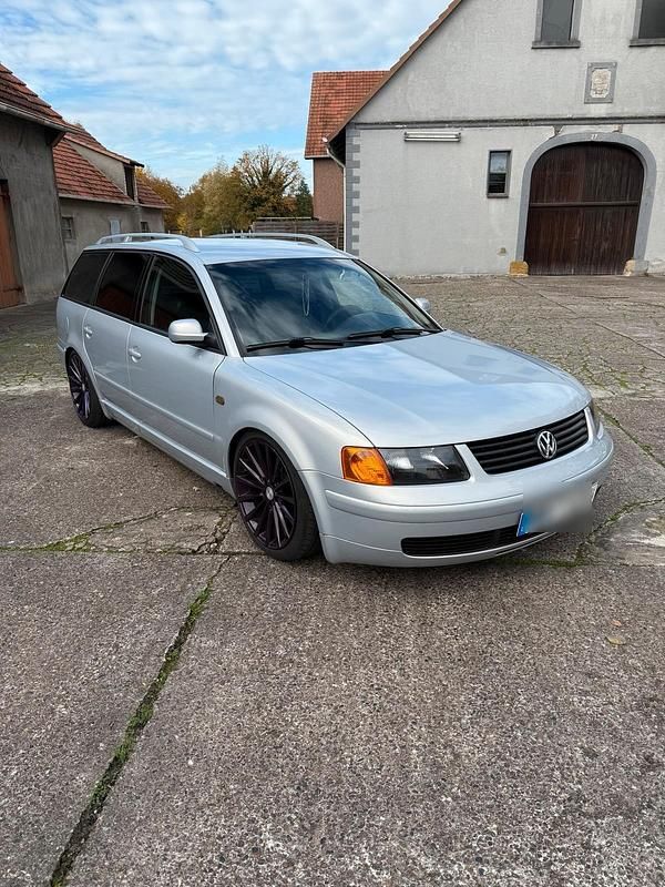 Silber Gebraucht 1997 VW Passat Kombi | 3.990 € - Bild 1/4