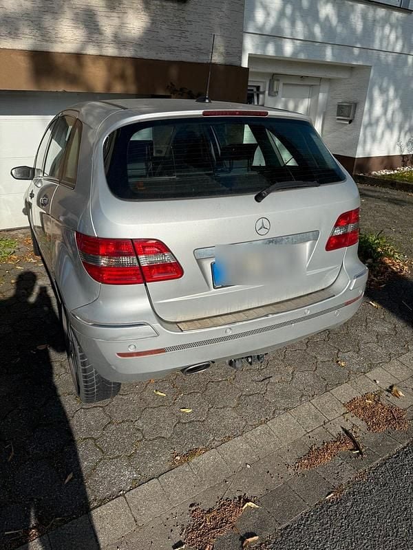Gebraucht Mercedes B180 109 PS (80 kW) 2006 Silber Van / Kleinbus