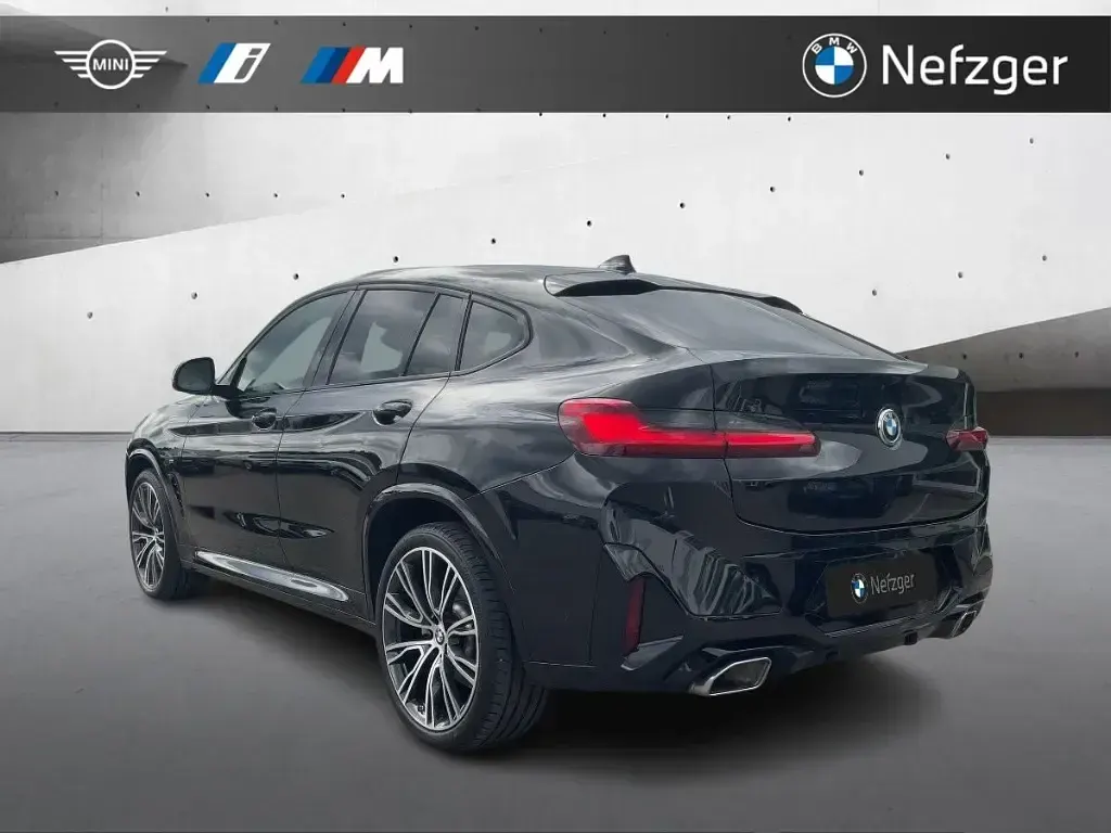 Gebraucht BMW X4 M Sport 190 PS (139 kW) 2025 Schwarz SUV
