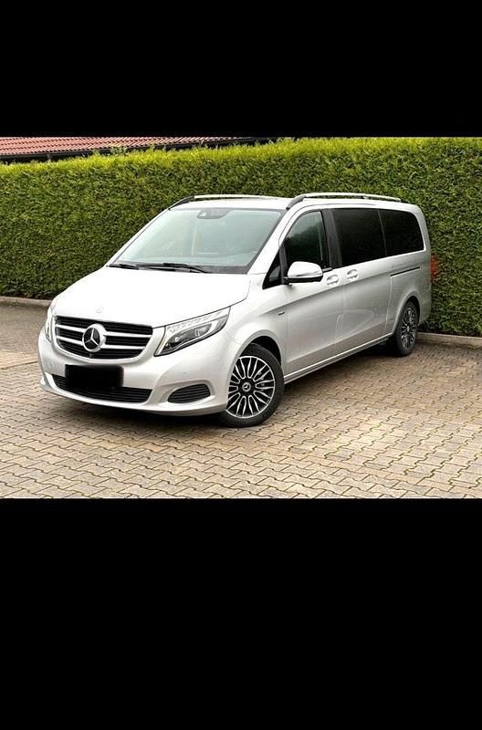 Gebraucht Mercedes V250 Avantgarde 190 PS (139 kW) 2016 Silber Van / Kleinbus