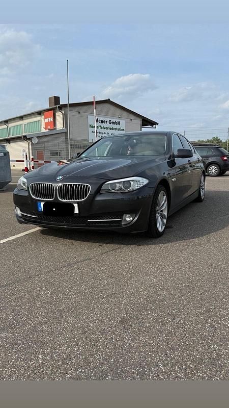 Schwarz Gebraucht 2011 BMW 530 Limousine | 8.900 € (Guter Preis) - Bild 1/4