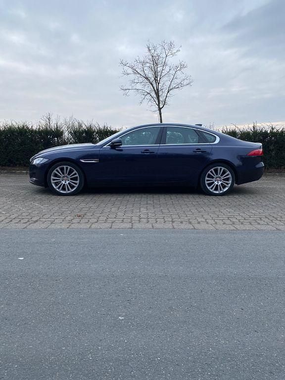Gebraucht Jaguar XF 300 PS (220 kW) 2016 Blau Limousine