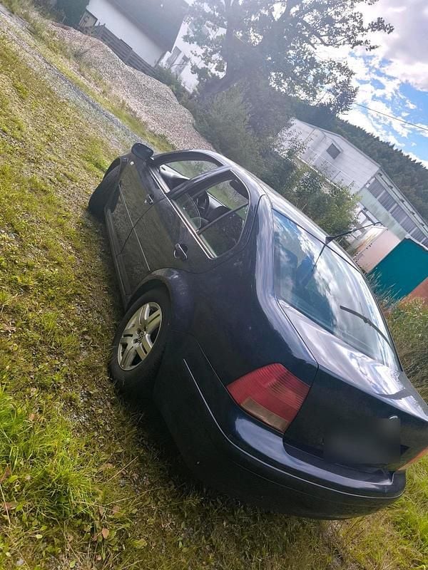 Gebraucht VW Bora 101 PS (74 kW) 1999 Blau Limousine