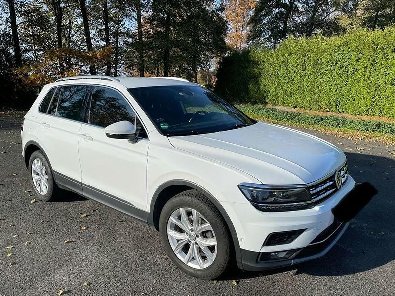 Weiß Gebraucht 2018 VW Tiguan Highline SUV | 22.999 € (Superpreis) - Bild 1/4