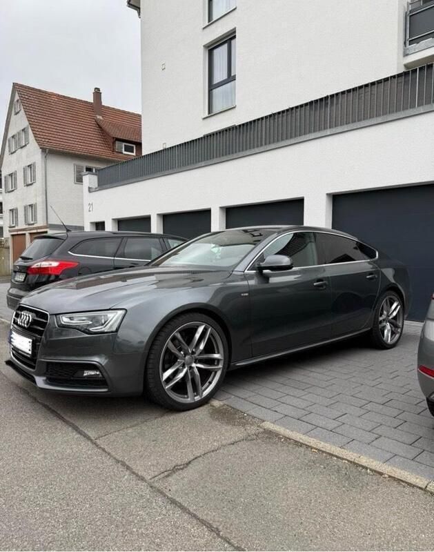 Grau Gebraucht 2016 Audi A5 Sportback S-Line Limousine | 18.700 € (Fairer Preis) - Bild 1/4