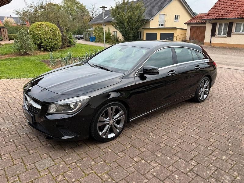 Schwarz Gebraucht 2016 Mercedes CLA200 Shooting Brake Kombi | 16.800 € (Fairer Preis) - Bild 1/4