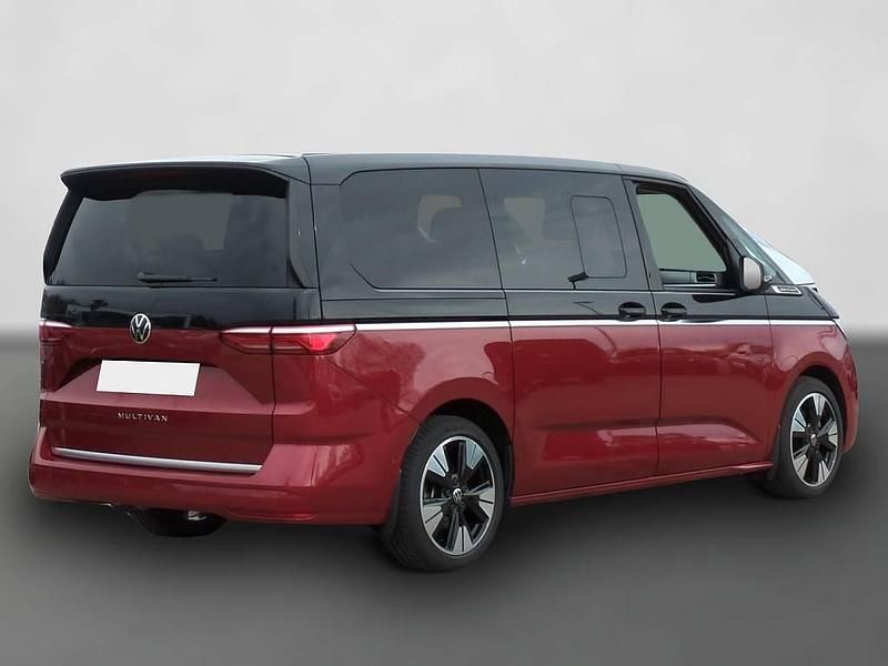 Gebraucht VW Multivan Style 150 PS (110 kW) 2023 Rot Van