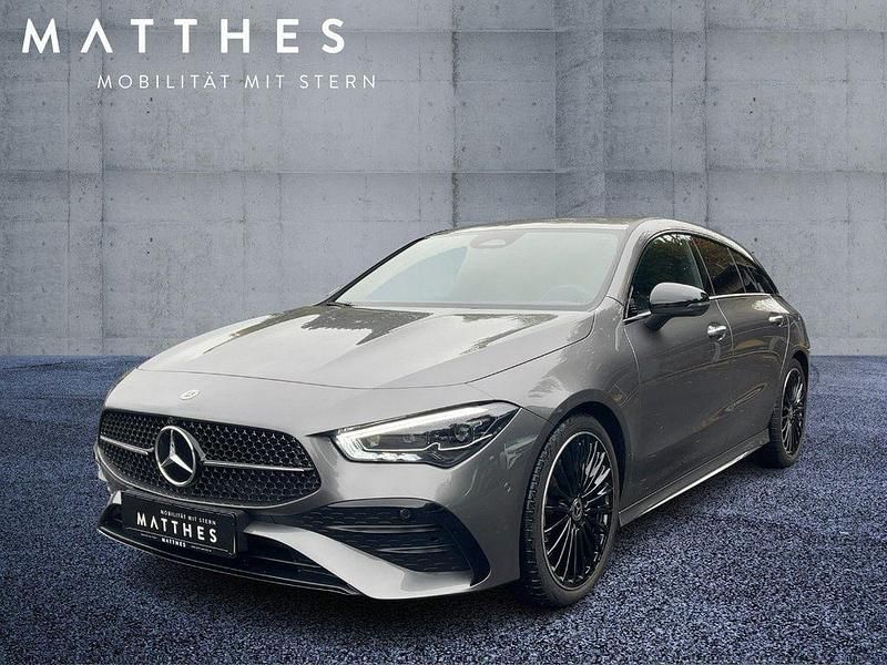 Grau Gebraucht 2025 Mercedes CLA220 Shooting Brake AMG Kombi | 45.890 € - Bild 1/4