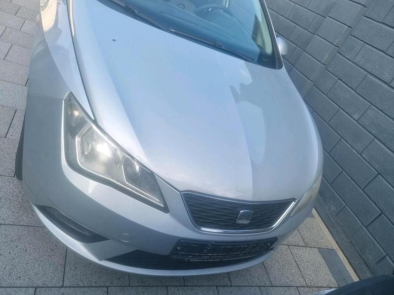 Silber Gebraucht 2012 Seat Ibiza Limousine | 2.800 € (Superpreis) - Bild 1/4