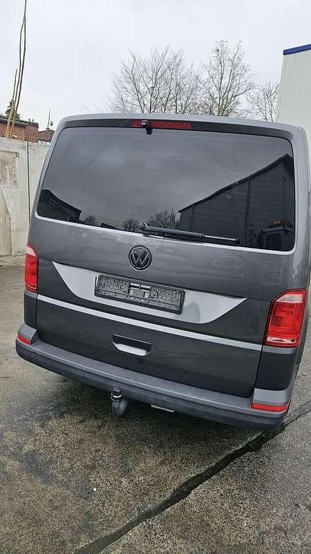 Gebraucht VW Transporter 150 PS (110 kW) 2016 Grau Van