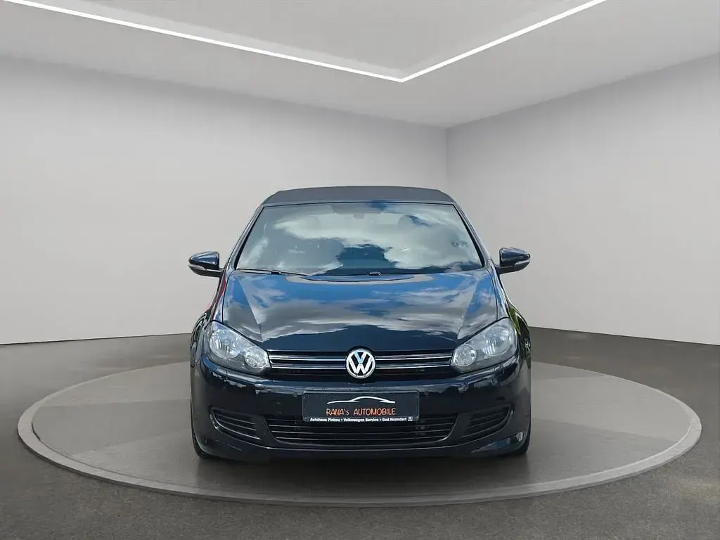 Gebraucht VW Golf Cabriolet Basis 105 PS (77 kW) 2016 Schwarz Cabrio