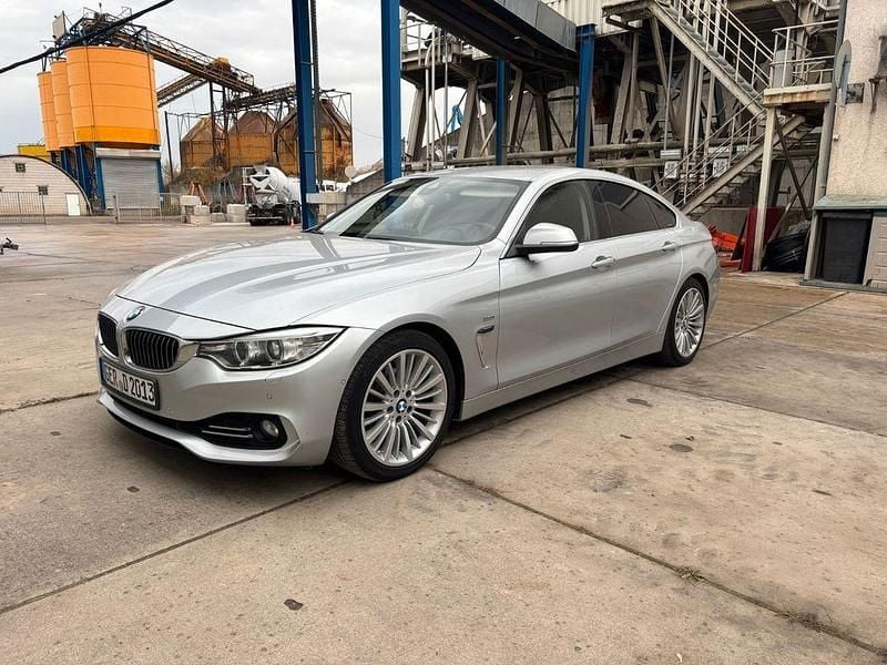 Silber Gebraucht 2015 BMW 420 Luxury Line Coupé | 14.750 € (Superpreis) - Bild 1/4