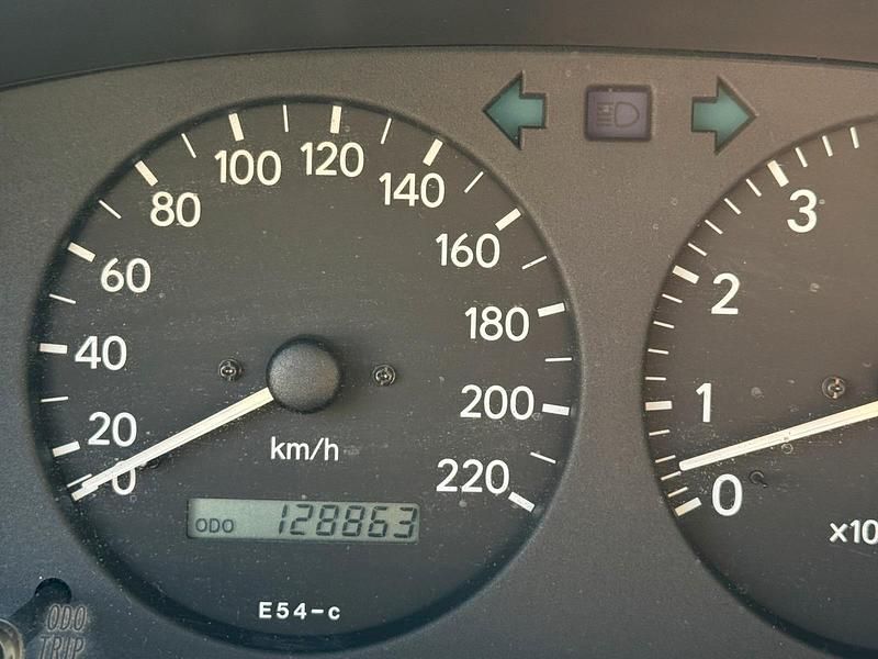 Gebraucht Toyota Corolla 96 PS (70 kW) 2001 Grün Limousine