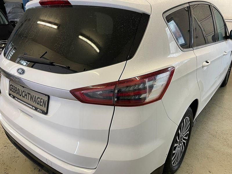 Gebraucht Ford S-MAX Titanium 165 PS (121 kW) 2019 Weiß Van / Kleinbus