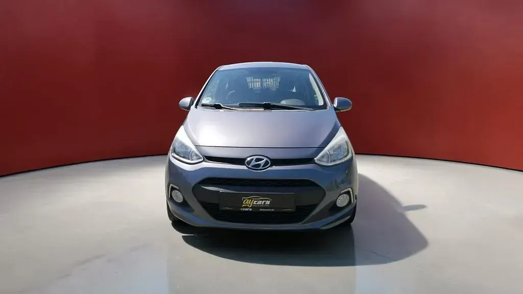 Gebraucht Hyundai i10 Edition 67 PS (49 kW) 2014 Grau Kleinwagen