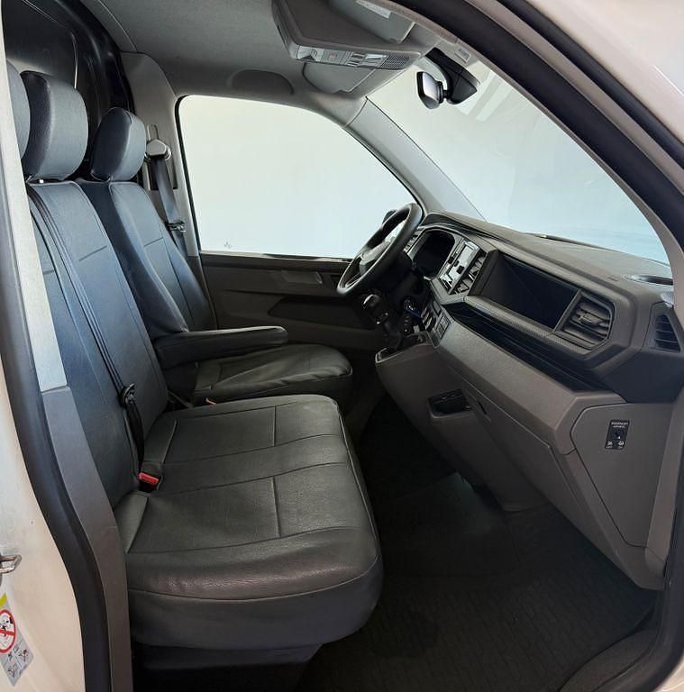 Używany VW Transporter 90 KM (66 kW) 2021 Biały Van