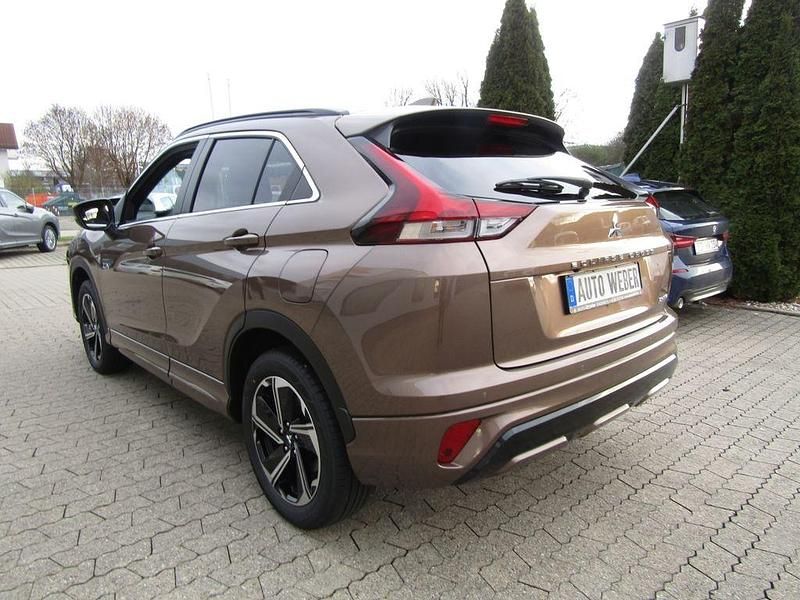 Gebraucht Mitsubishi Eclipse Cross Plus 188 PS (138 kW) 2024 Bronzebraun (m) SUV