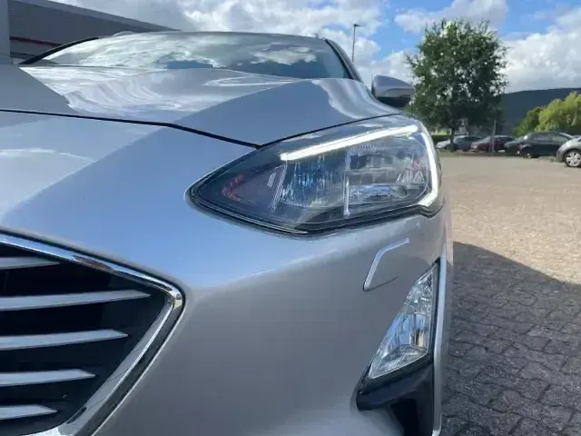 Gebraucht Ford Focus Cool & Connect 120 PS (88 kW) 2021 Polarsilber metallic Kombi