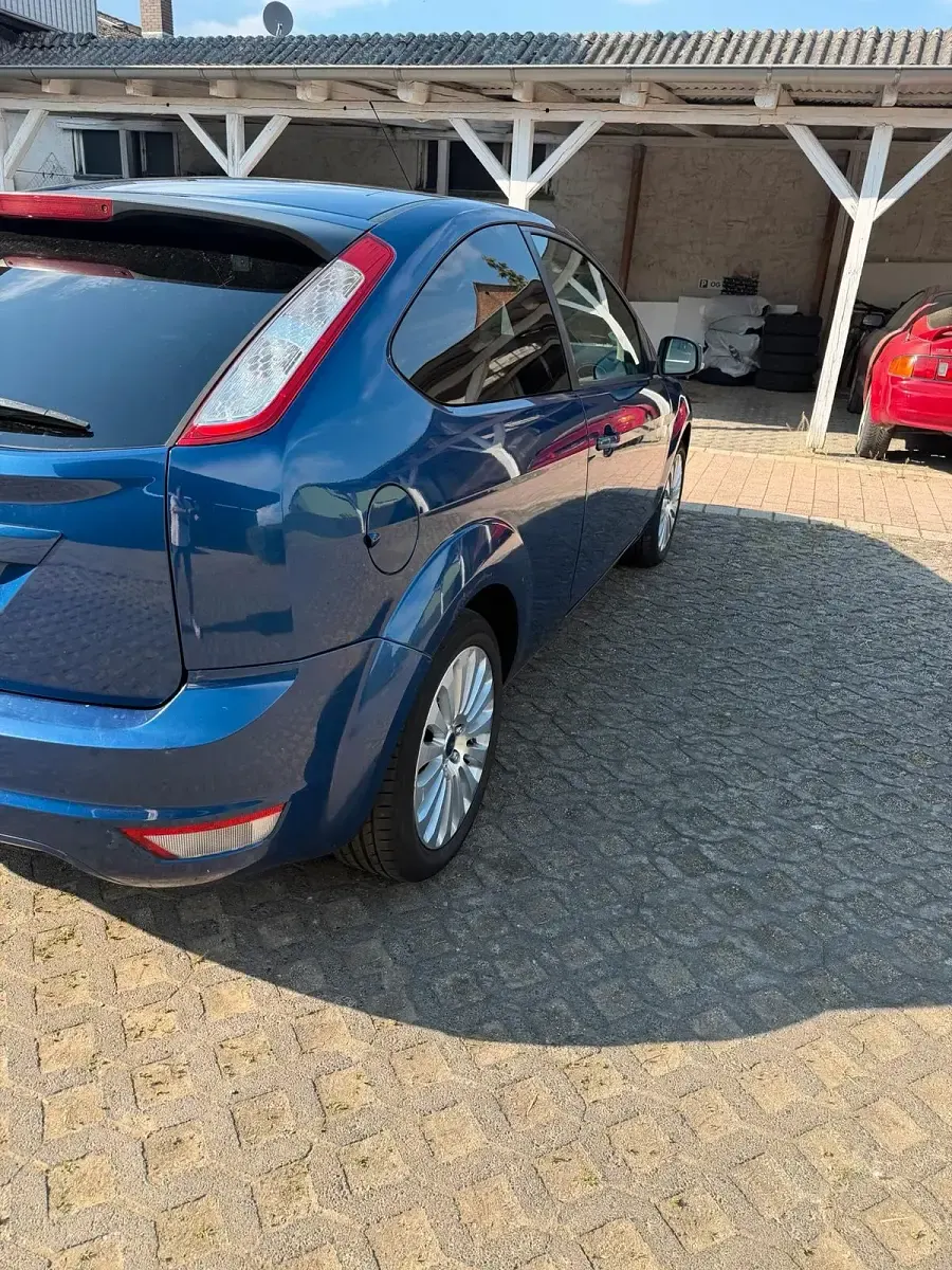 Gebraucht Ford Focus 125 PS (91 kW) 2008 Blau Coupé