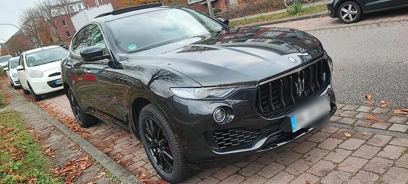 Gebraucht Maserati Levante 275 PS (202 kW) 2017 Schwarz SUV