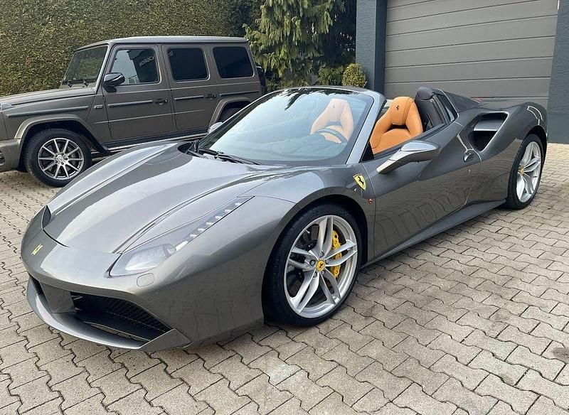 Gebraucht Ferrari 488 670 PS (492 kW) 2016 Grau Cabrio