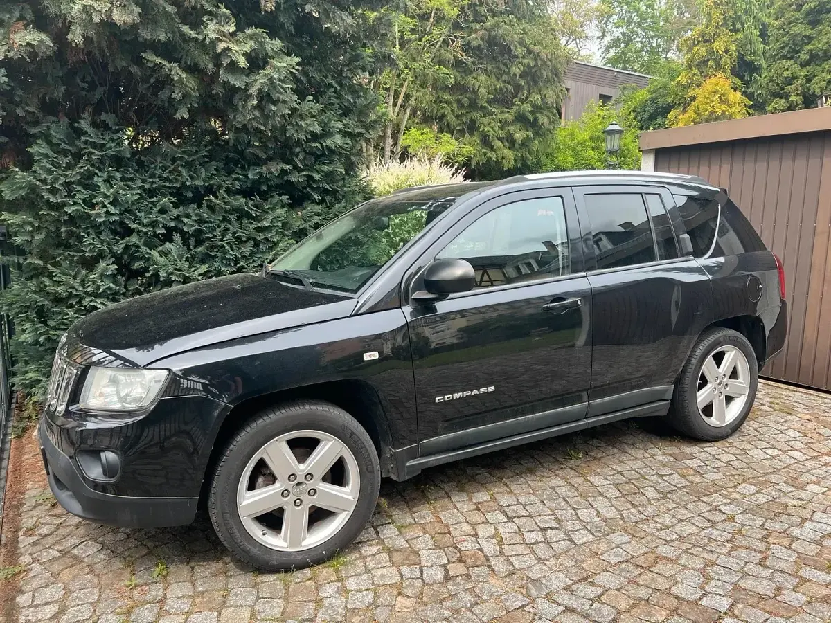 Used Jeep Compass 163 HP (119 kW) 2011 Black SUV