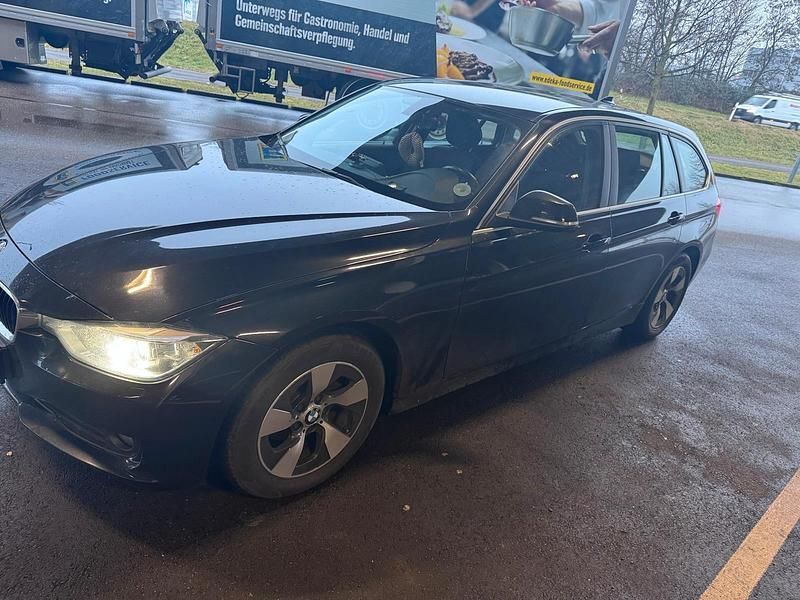 Gebraucht BMW 316 116 PS (85 kW) 2014 Schwarz Limousine