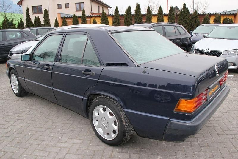 Gebraucht Mercedes 190 118 PS (86 kW) 1990 Blau Limousine