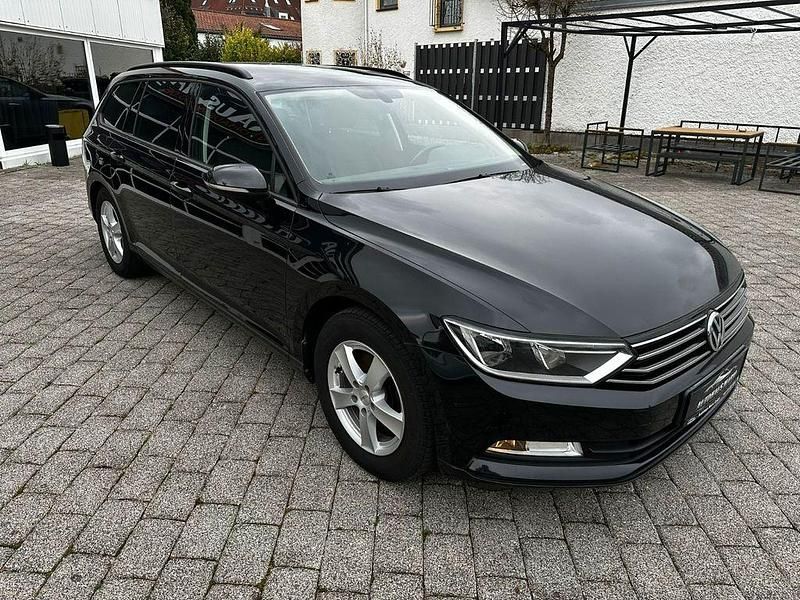 Gebraucht VW Passat Trendline 150 PS (110 kW) 2019 Kombi
