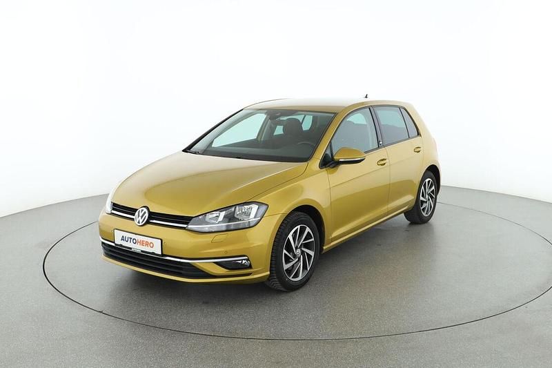 Gelb Gebraucht 2018 VW Golf VII Sound Limousine | 14.910 € (Guter Preis) - Bild 1/3