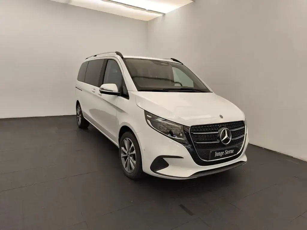 Gebraucht Mercedes V220 Style 163 PS (119 kW) 2024 Bergkristallweiß metallic Van / Kleinbus