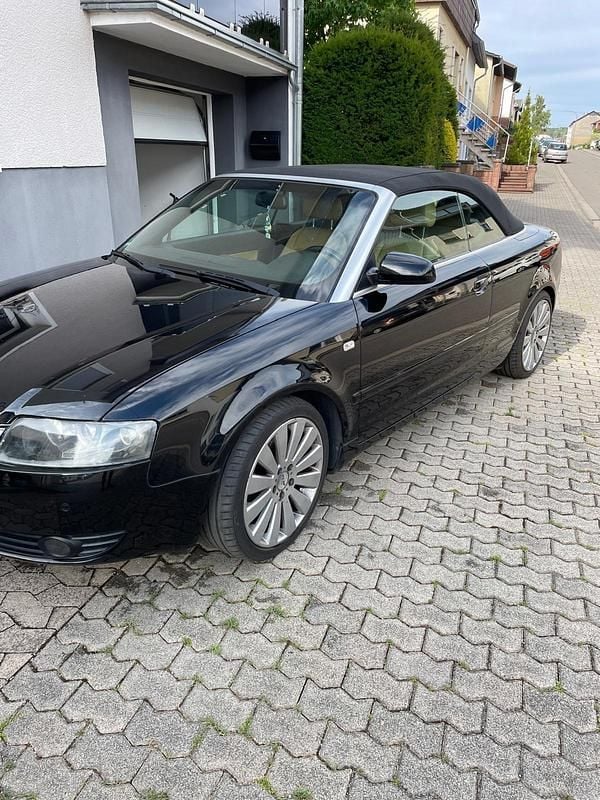 Schwarz Gebraucht 2003 Audi A4 Cabriolet Cabrio | 4.500 € (Fairer Preis) - Bild 1/4