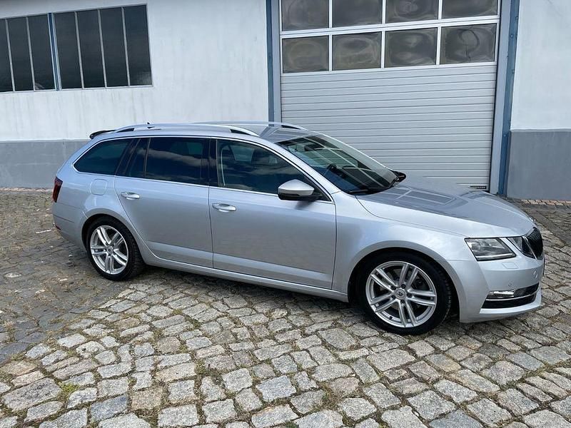 Silber Gebraucht 2018 Skoda Octavia Style Kombi | 16.900 € (Guter Preis) - Bild 1/4