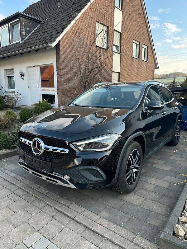 Gebraucht Mercedes GLA250 218 PS (160 kW) 2021 Schwarz SUV
