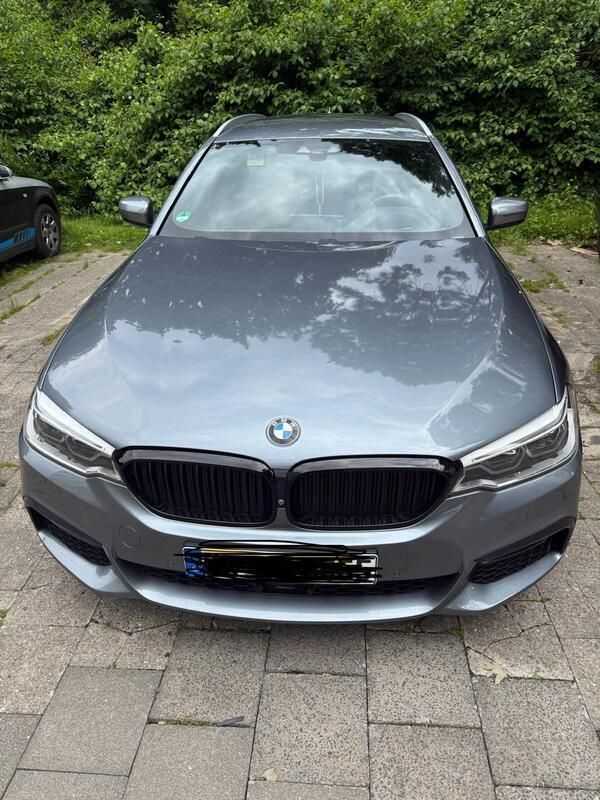 Grau Gebraucht 2018 BMW 540 M Sport Kombi | 28.000 € (Guter Preis) - Bild 1/4