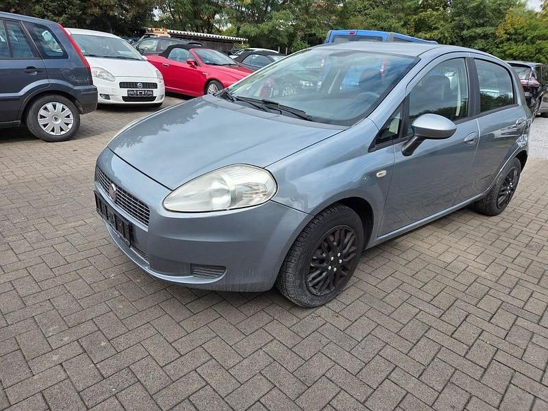 Grau Gebraucht 2009 Fiat Grande Punto Dynamic Kleinwagen | 1.499 € (Superpreis) - Bild 1/4