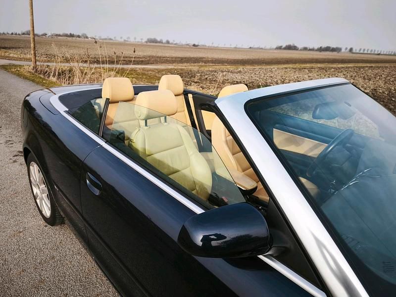 Gebraucht Audi A4 163 PS (119 kW) 2004 Blau Cabrio