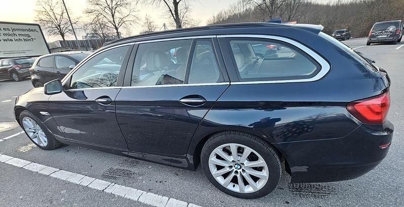 Gebraucht BMW 535 Sport Line 299 PS (219 kW) 2011 Blau Kombi