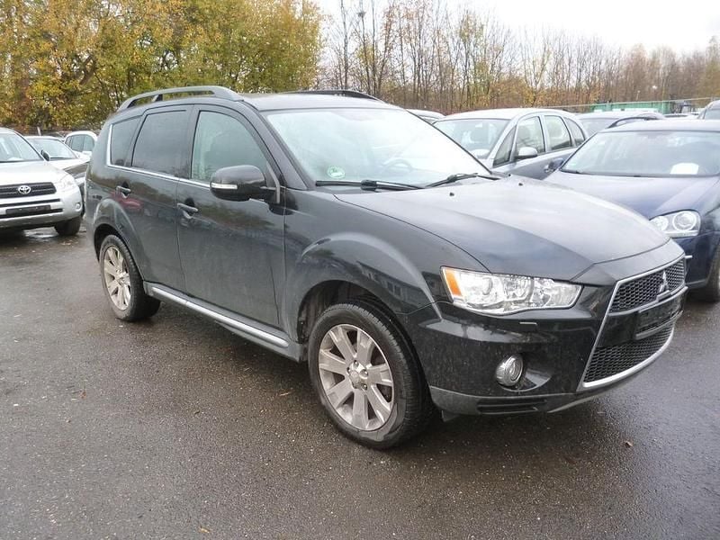 Gebraucht Mitsubishi Outlander Motion 177 PS (130 kW) 2012 Schwarz SUV