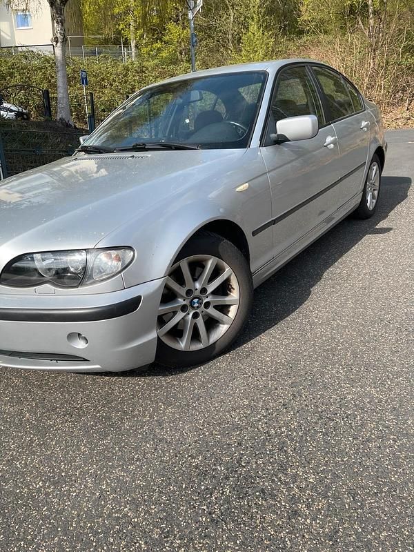 Second-hand BMW 320 150 CP (110 kW) 2003 Argintiu Berlinǎ