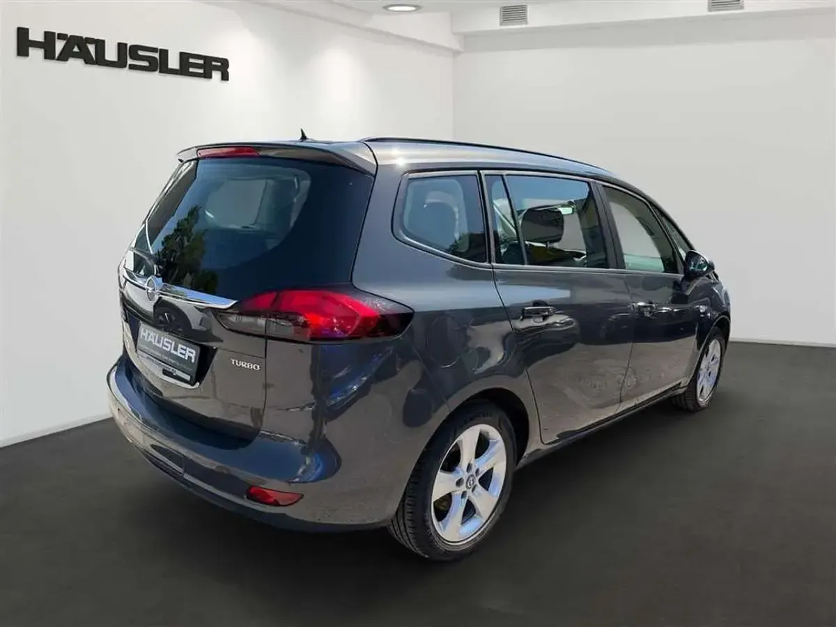 Gebraucht Opel Zafira Tourer drive 140 PS (102 kW) 2015 Grau met. Van / Kleinbus