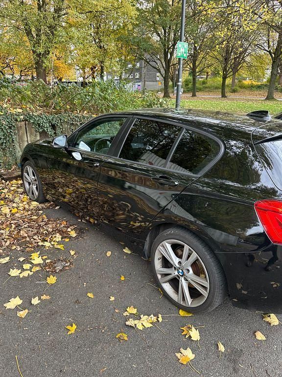 Schwarz Gebraucht 2019 BMW 120 Advantage Kleinwagen | 15.999 € (Guter Preis) - Bild 1/4