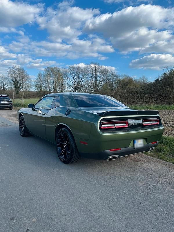 Gebraucht Dodge Challenger SXT 309 PS (227 kW) 2021 Grün Coupé