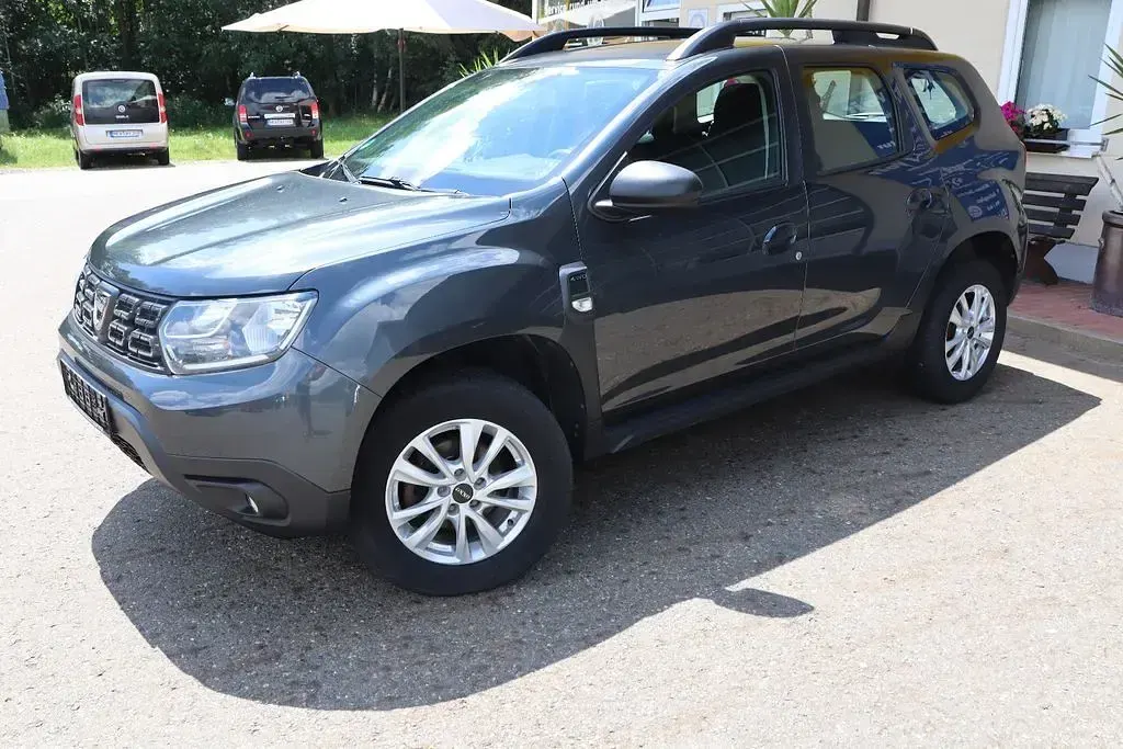Gebraucht Dacia Duster Comfort 114 PS (83 kW) 2019 Grau SUV