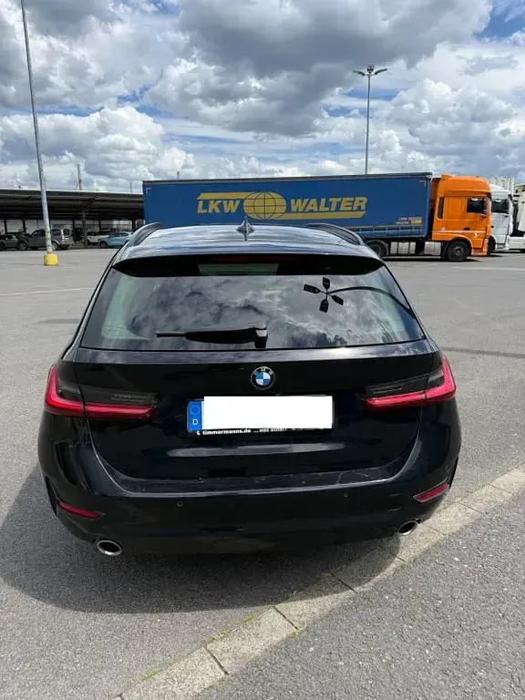 Gebraucht BMW 320 Advantage 190 PS (139 kW) 2021 Schwarz Kombi