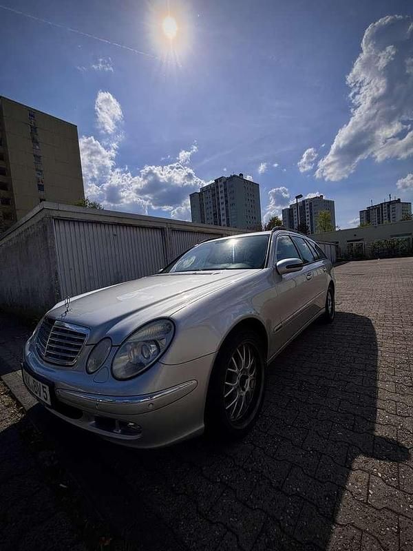 Używany Mercedes E280 Elegance 177 KM (130 kW) 2005 Srebrny Kombi