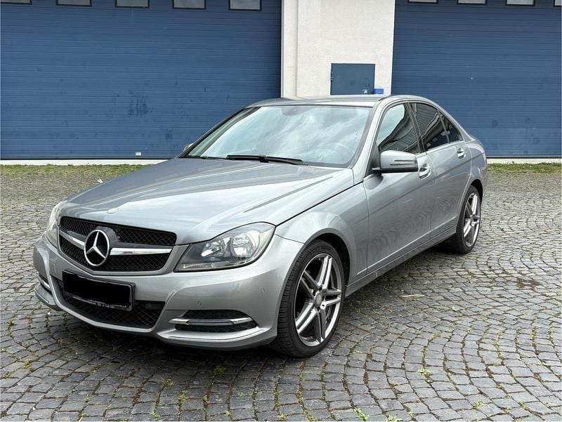Grau Gebraucht 2013 Mercedes C180 Limousine | 12.999 € (Teuer) - Bild 1/4