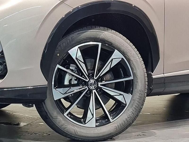 Neu MG HS Luxury 170 PS (125 kW) 2025 Silber, sterling silver SUV