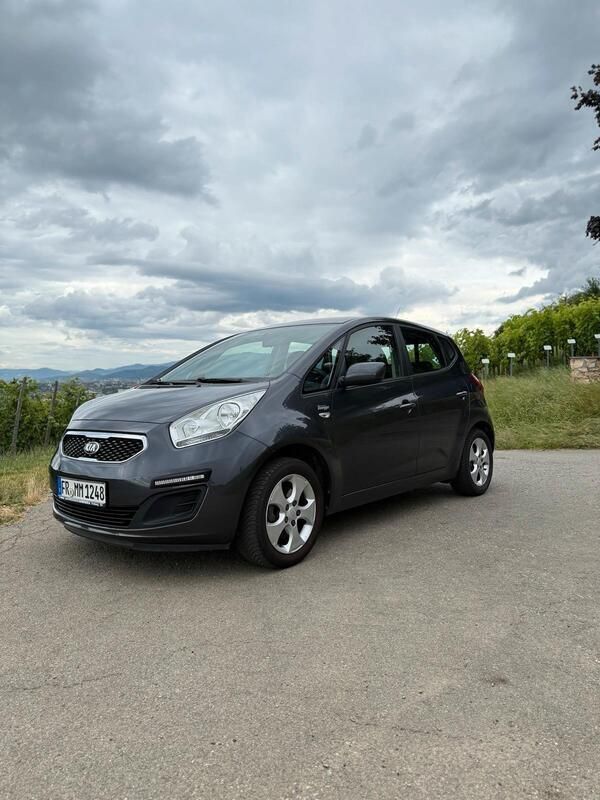 Grau Gebraucht 2013 Kia Venga Kleinwagen | 6.500 € (Fairer Preis) - Bild 1/4