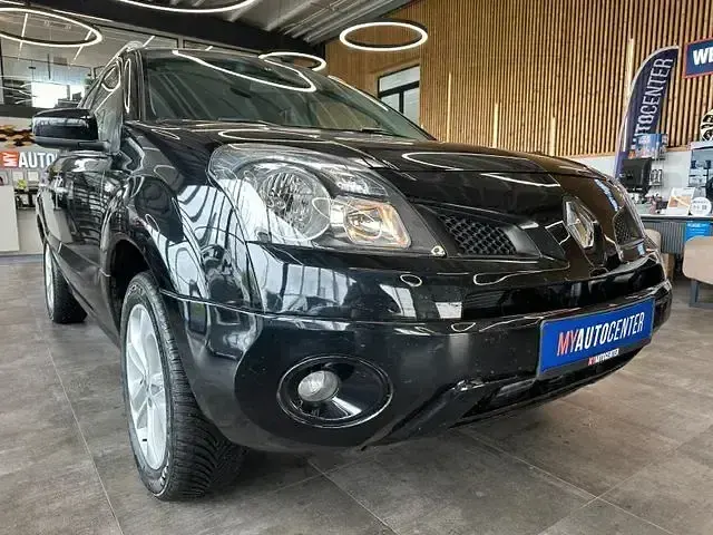 Gebraucht Renault Koleos Dynamique 150 PS (110 kW) 2010 Rot SUV
